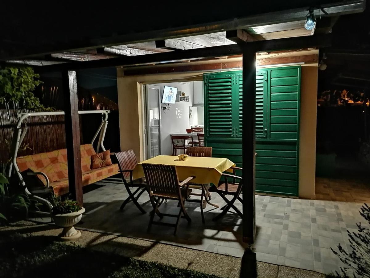 Apartment Taja, Cijela Kuca I Vrt Samo Za Vas Split Exterior photo