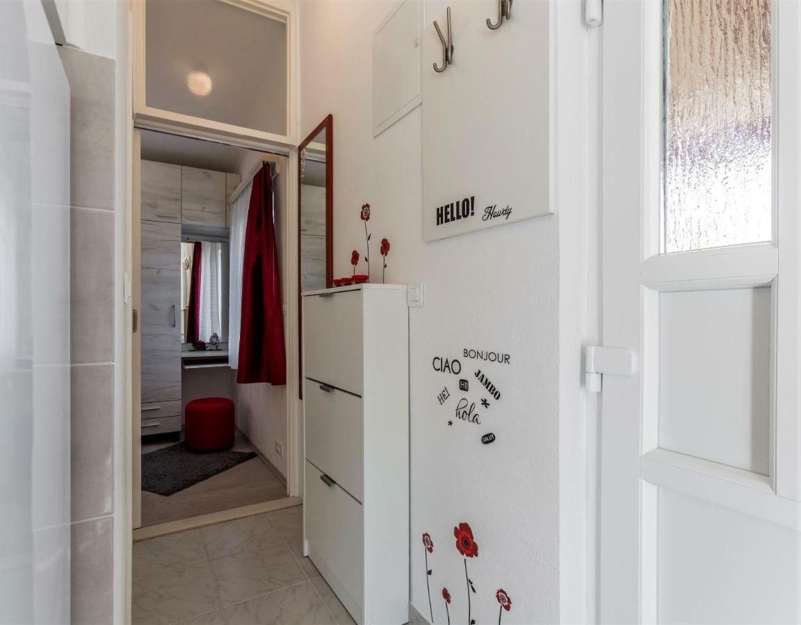 Apartment Taja, Cijela Kuca I Vrt Samo Za Vas Split Exterior photo